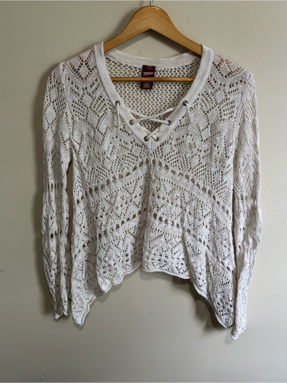 Arizona Jean Co. Y2K White Crochet Lace-Up Handkerchief Top M
